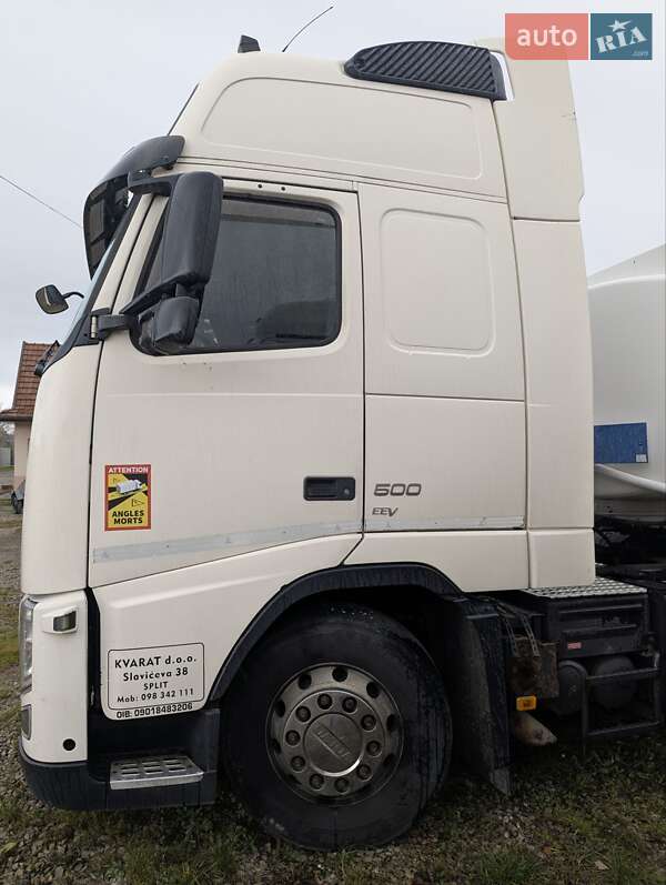 Бензовоз Volvo FH 13 2011 в Долине
