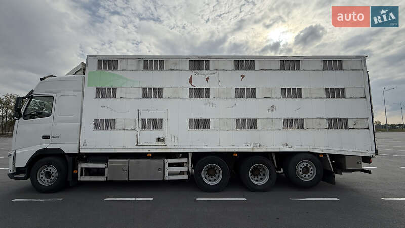 Для перевезення тварин Volvo FH 13 2012 в Дніпрі