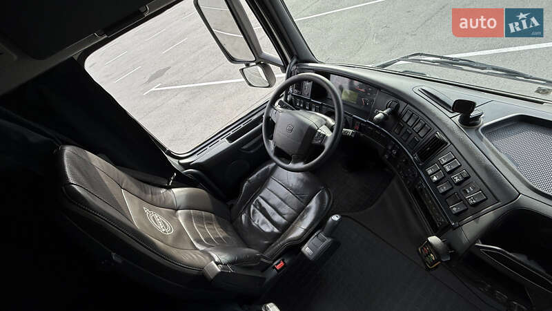 Для перевезення тварин Volvo FH 13 2012 в Дніпрі
