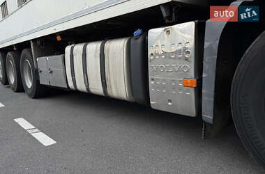 Для перевозки животных Volvo FH 13 2012 в Днепре