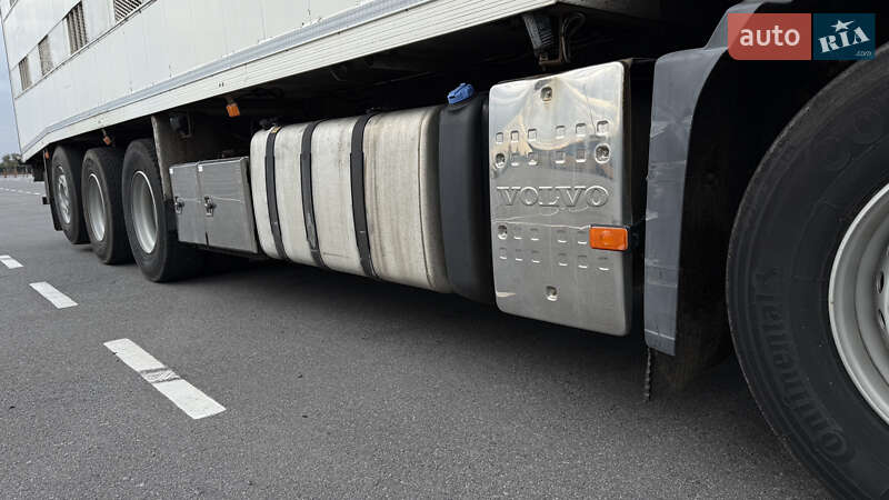 Для перевезення тварин Volvo FH 13 2012 в Дніпрі