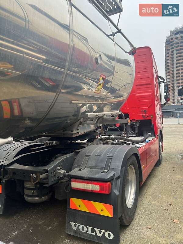 Тягач Volvo FH 13 2014 в Киеве фото 10 Тягач Volvo FH 13 2014 в Киеве