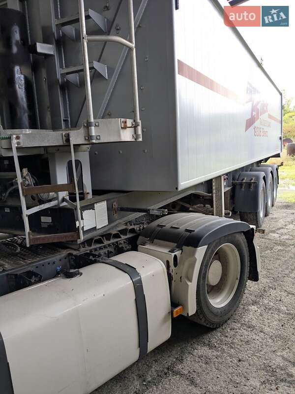 Самосвал Volvo FH 13 2007 в Косове