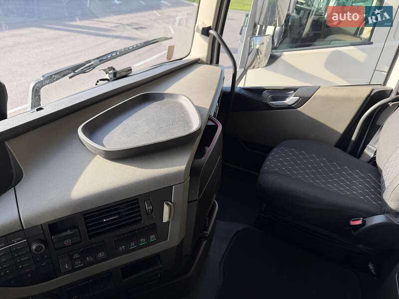 Тягач Volvo FH 13 2015 в Киеве фото 16 Тягач Volvo FH 13 2015 в Киеве