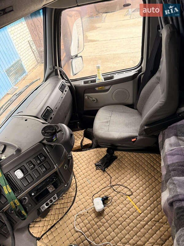 Тягач Volvo FH 13 2003 в Люботині