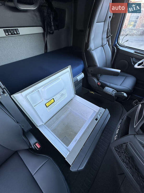 Для перевезення тварин Volvo FH 16 2011 в Первомайську