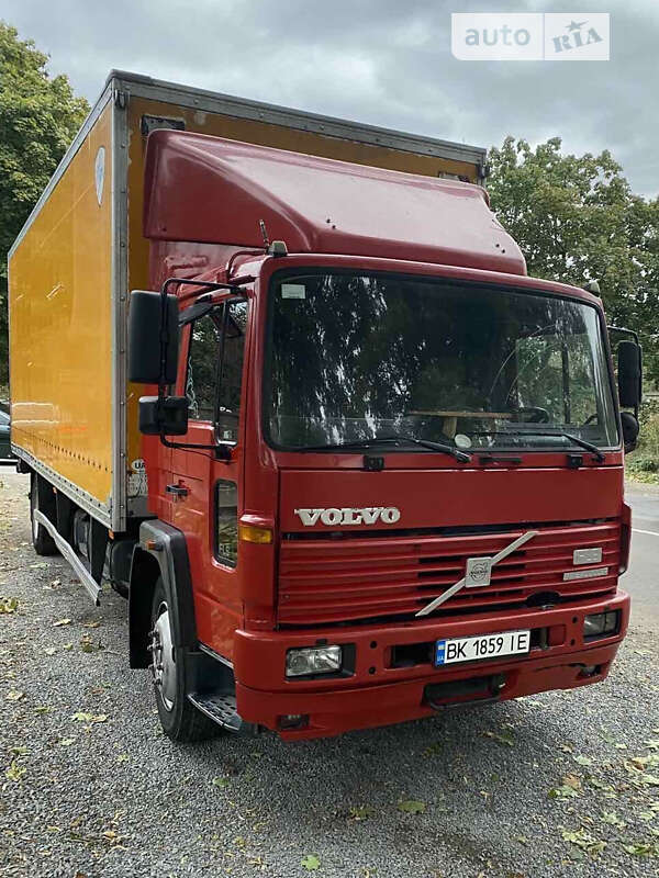 Грузовой фургон Volvo FL 6 1999 в 