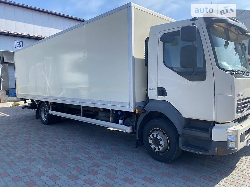 Грузовой фургон Volvo FL 7 2010 в Львове