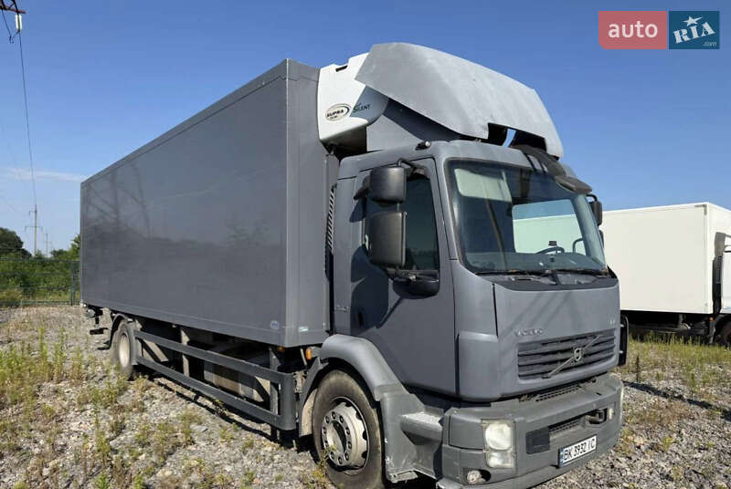 Рефрижератор Volvo FL 7 2010 в Виннице