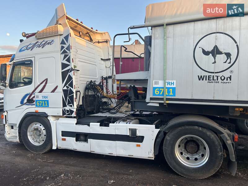 Зерновоз Volvo FM 12 2008 в Львове