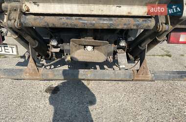 Грузовой фургон Volvo FM 12 2002 в 