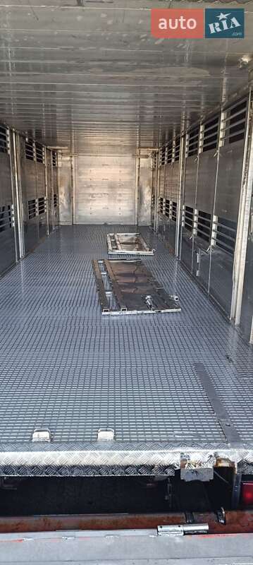 Для перевезення тварин Volvo FM 12 2006 в Білій Церкві