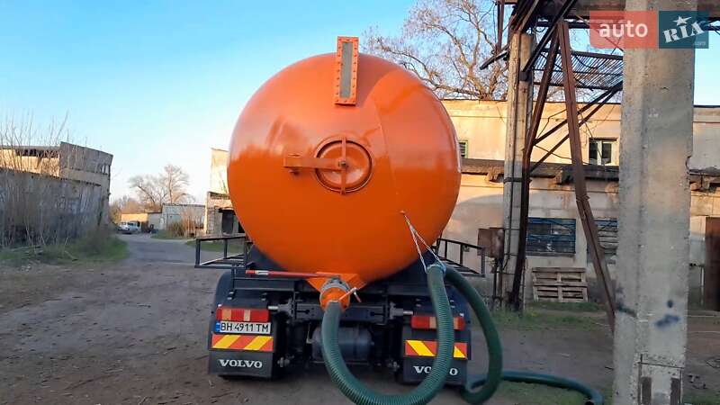 Машина ассенизатор (вакуумная) Volvo FM 9 2008 в Белгороде-Днестровском