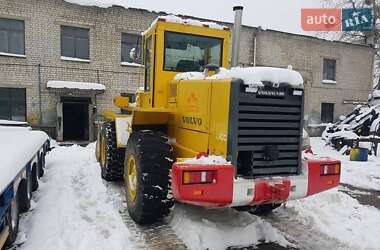 Фронтальный погрузчик Volvo L 120F 1998 в 