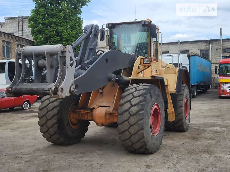 Фронтальный погрузчик Volvo L 180 2007 в Киеве