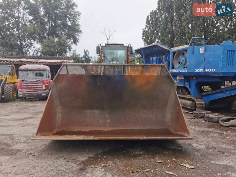 Фронтальный погрузчик Volvo L 180 2008 в Киеве