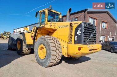 Фронтальні навантажувачі Volvo L 220E 2006 в Одесі