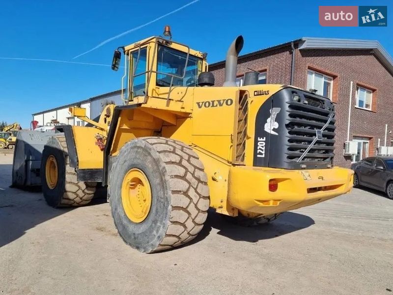 Volvo L 220E 2006