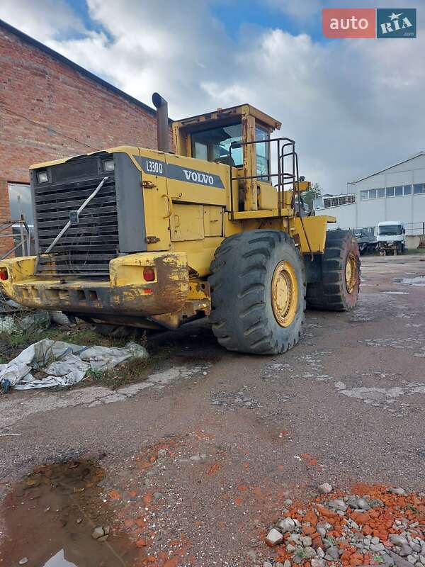Фронтальный погрузчик Volvo L 330D 2001 в Харькове