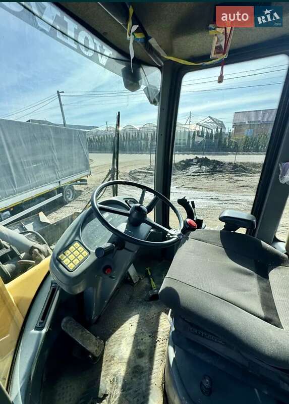 Фронтальный погрузчик Volvo L 35D 1999 в Львове