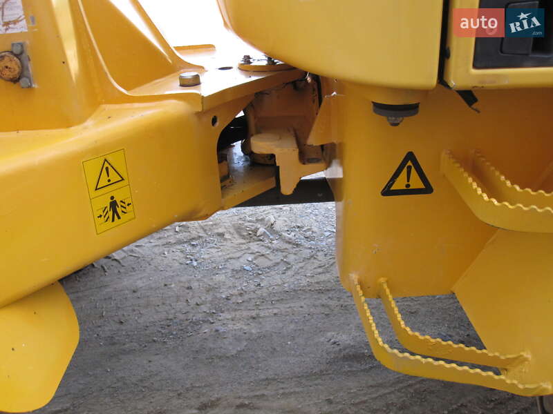 Фронтальні навантажувачі Volvo L30B 2002 в Вінниці