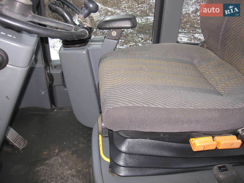 Фронтальный погрузчик Volvo L30B 2002 в Виннице