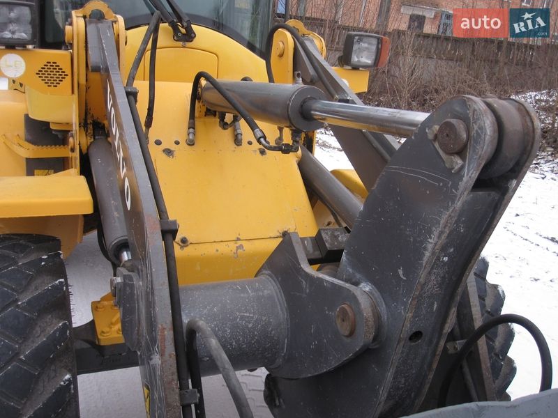 Фронтальный погрузчик Volvo L30B 2002 в Виннице