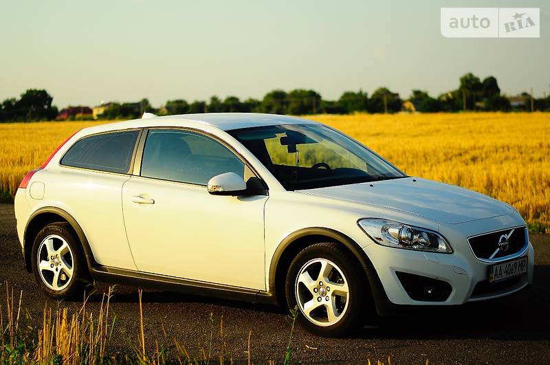 Хэтчбек Volvo S40 2012 в Киеве