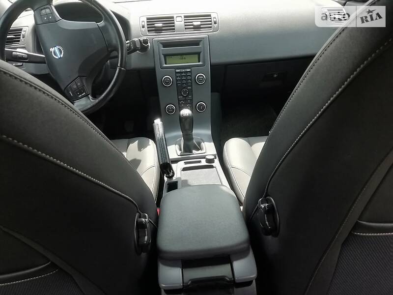 Седан Volvo S40 2008 в Буську