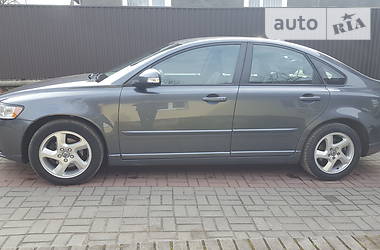 Седан Volvo S40 2012 в 