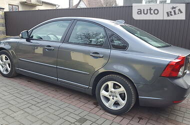 Седан Volvo S40 2012 в 