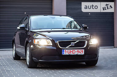 Седан Volvo S40 2010 в Стрые