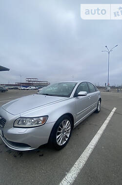 Седан Volvo S40 2010 в Лебедині