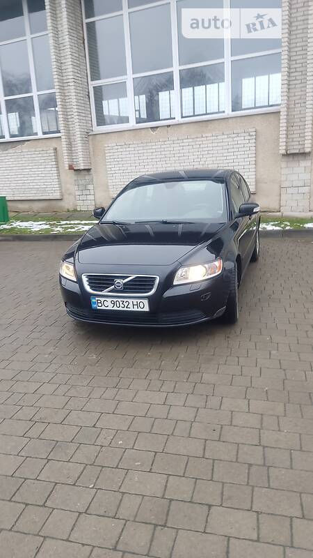Седан Volvo S40 2008 в Буську