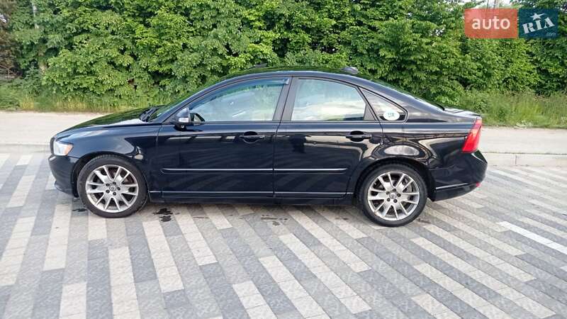 Седан Volvo S40 2011 в Львове
