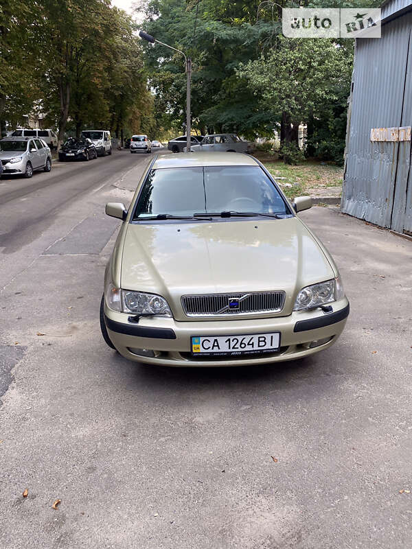 Седан Volvo S40 2001 в Києві