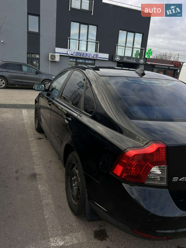 Седан Volvo S40 2009 в Львове