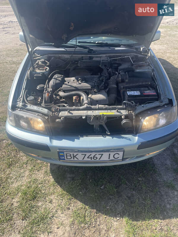 Седан Volvo S40 2003 в Ровно