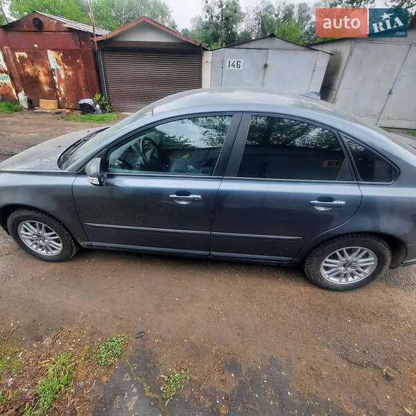 Седан Volvo S40 2009 в Чернівцях