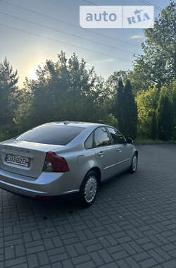 Седан Volvo S40 2010 в Прилуках