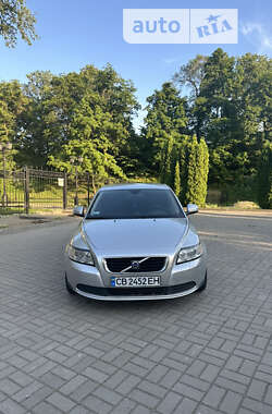 Седан Volvo S40 2010 в Прилуках