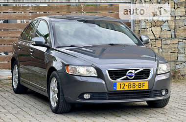 Седан Volvo S40 2011 в Стрию