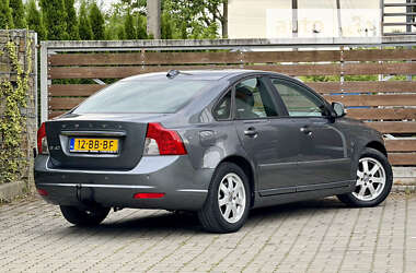 Седан Volvo S40 2011 в Стрию