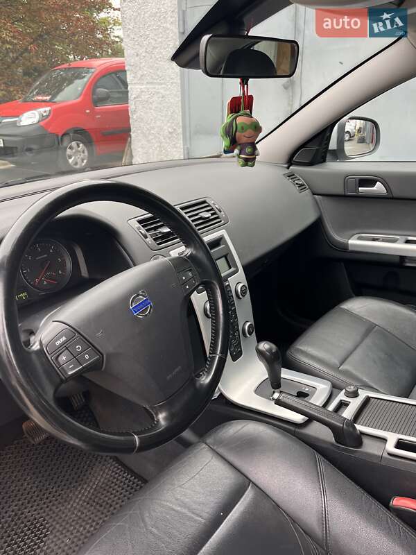 Седан Volvo S40 2010 в Чернигове фото 8 Седан Volvo S40 2010 в Чернигове