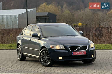 Седан Volvo S40 2010 в Калуші