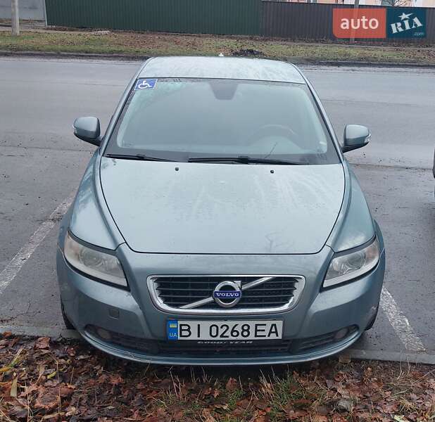 Седан Volvo S40 2010 в Полтаве