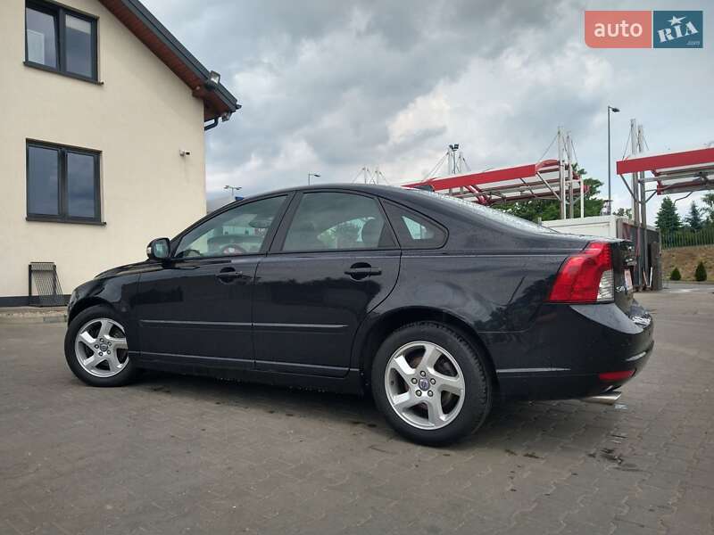 Седан Volvo S40 2012 в Терновке