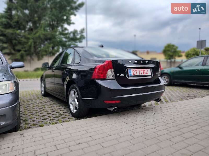 Седан Volvo S40 2012 в Терновке