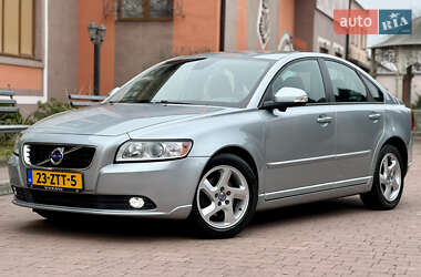 Седан Volvo S40 2011 в Стрию