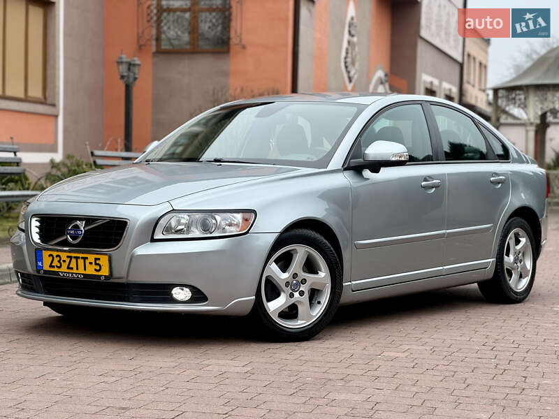 Седан Volvo S40 2011 в Стрые